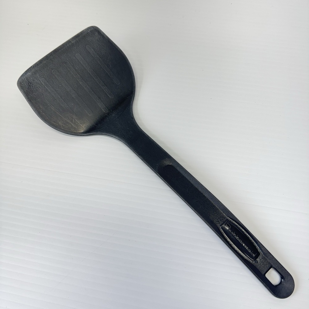 VTG Rubbermaid Black Wide Spatula Flipper Turner  #1972 Kitchen Utensil Cook